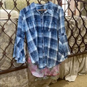 Women’s Boutique Button down Blouse.